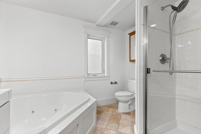 Building Photo - Stunning Capitol Hill Townhome in Prime Seattle Location – 3BR / 3BA Available June 7