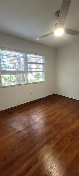 Building Photo - 4313 Mentone St