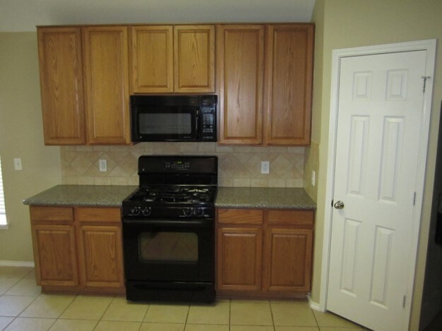 Building Photo - 3502 Schumann Oaks Dr