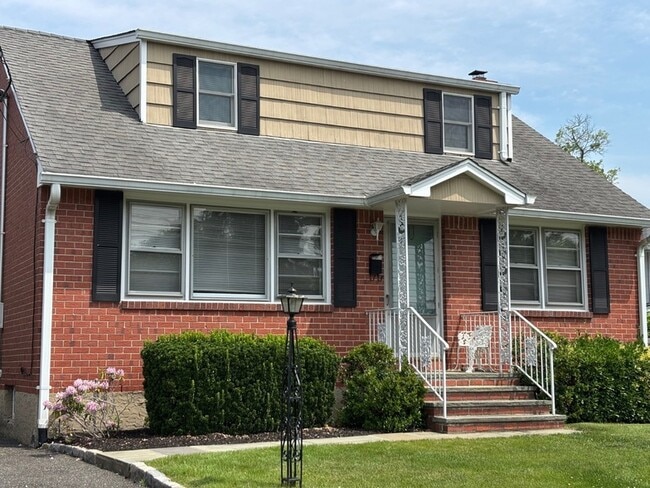 Primary Photo - 20 Union Ave