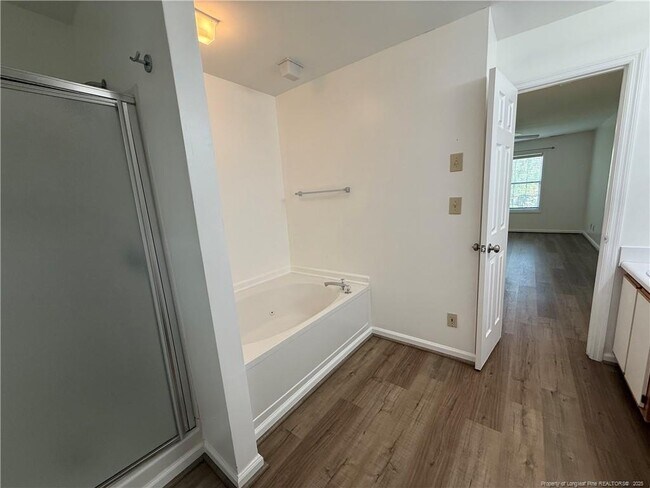 Building Photo - 259 Waterdown Dr