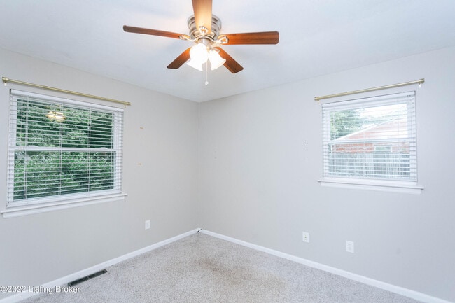 Building Photo - 2421 Woodmont Dr