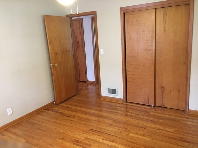 Building Photo - 1141 S 44th St