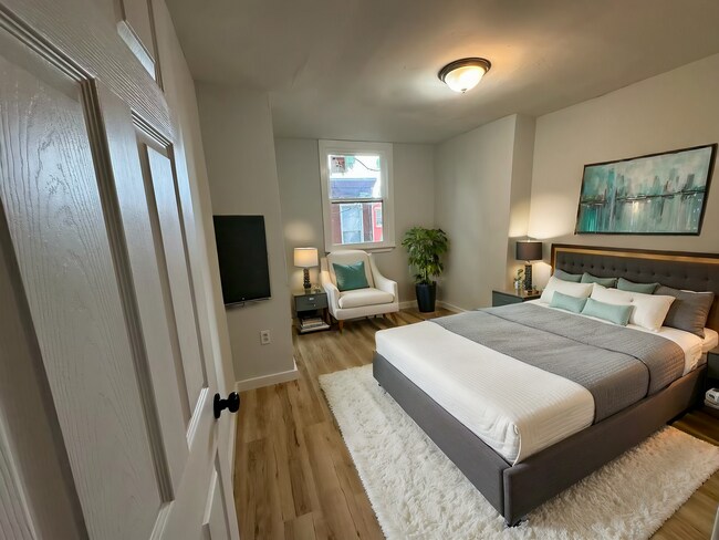 Building Photo - Freshly Updated 3bd/1bath Featuring Spacious Layout & Dedicated Office!