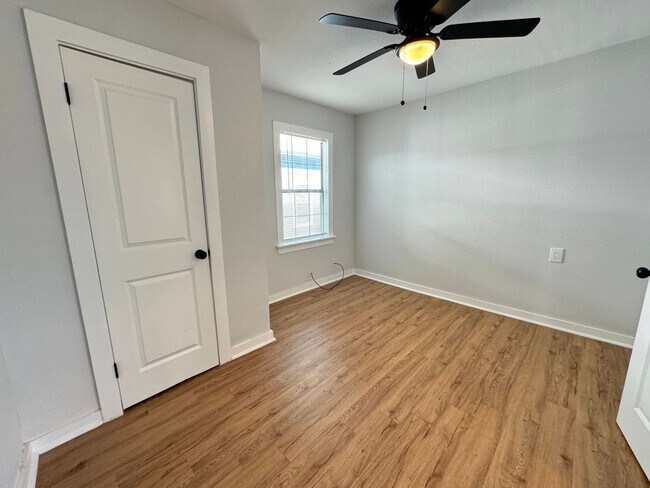 Building Photo - 5-Bedroom Home for Rent in Temple - *Save $255/Month!*