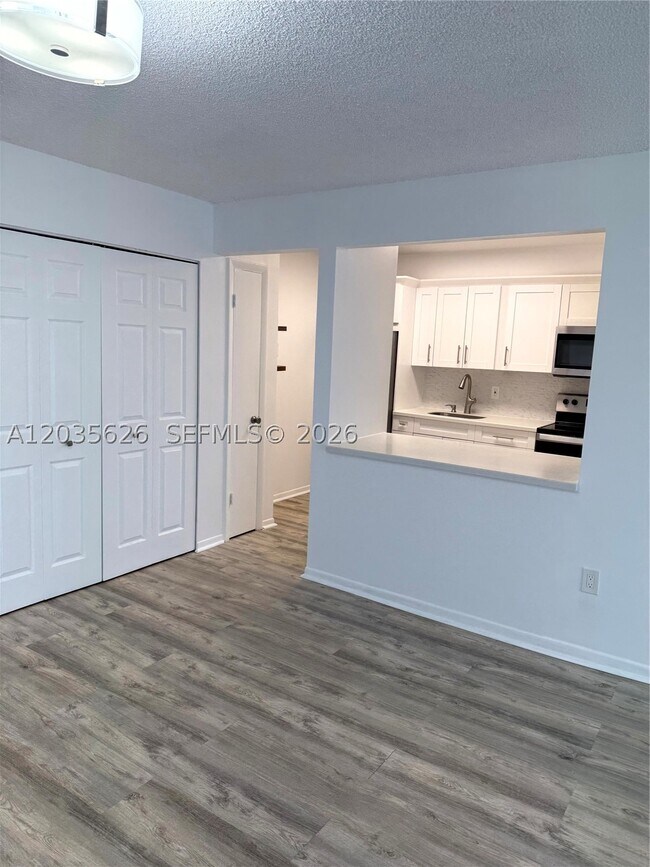 Building Photo - 802 NW 87th Ave
