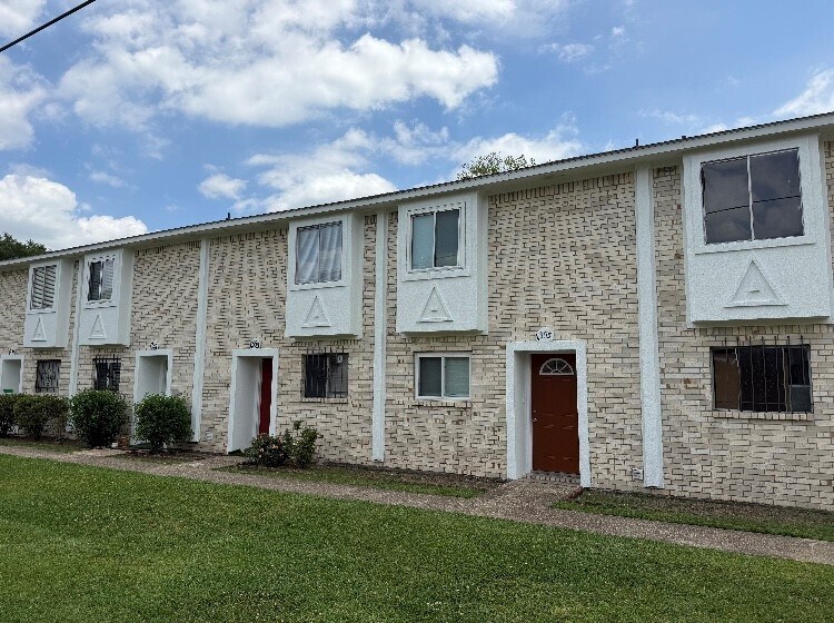 Building Photo - 8911 GSRI Ave