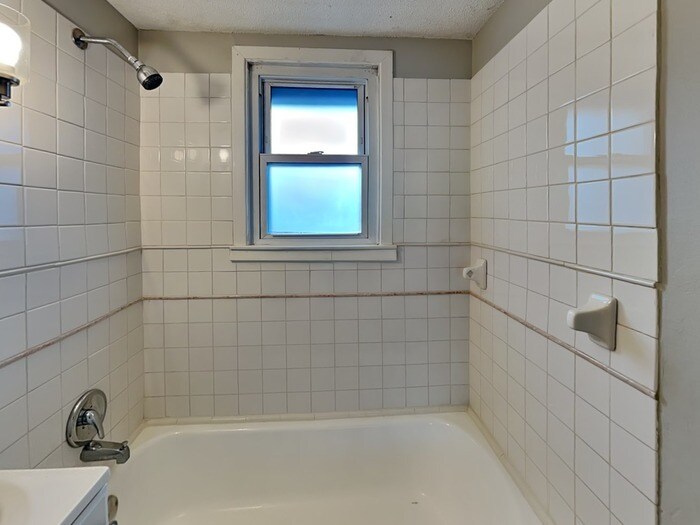 Building Photo - 5415 Emerson Ave N