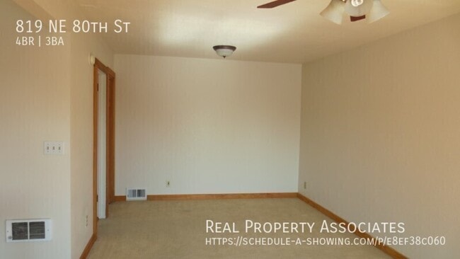 Building Photo - 819 NE 80th St