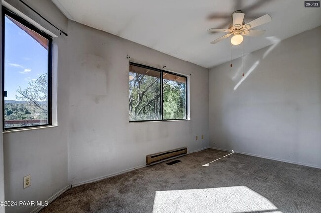 Building Photo - 4944 Summit Cir