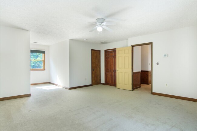 Building Photo - 11 Timothy Ln