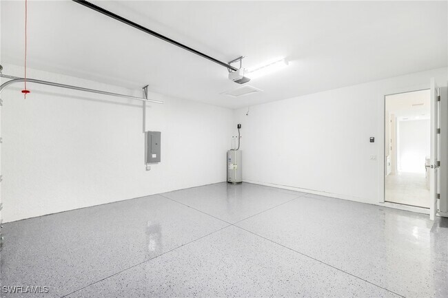 Building Photo - 4672 25th Ave SW