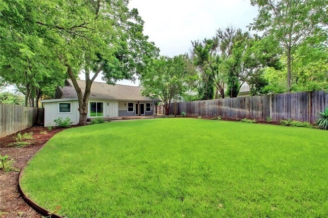 Building Photo - 1708 Ullrich Ave