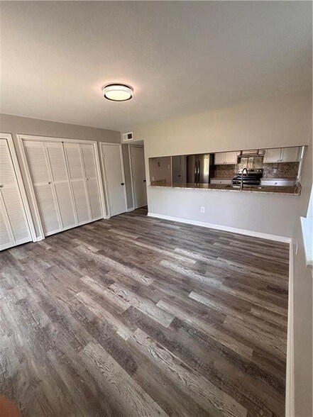 Building Photo - 4640 Fairfield St