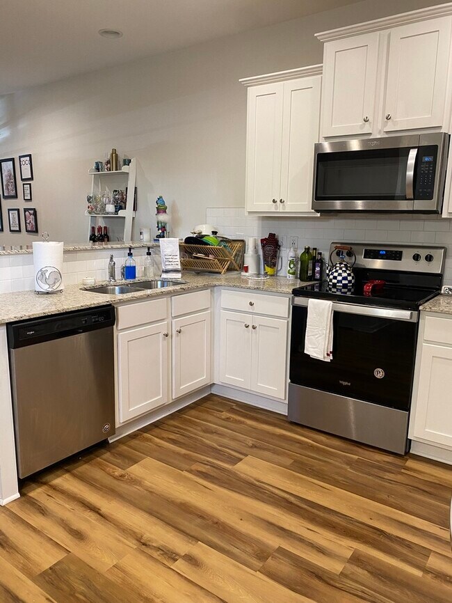 Building Photo - 158 Silver Run Pl