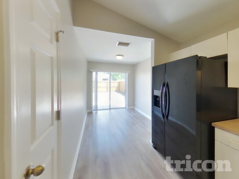 Building Photo - 11106 Robin Lake Ct