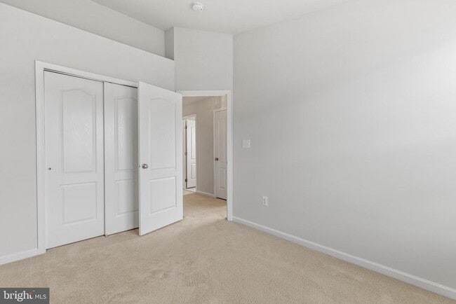 Building Photo - 43247 Loudoun Reserve Dr