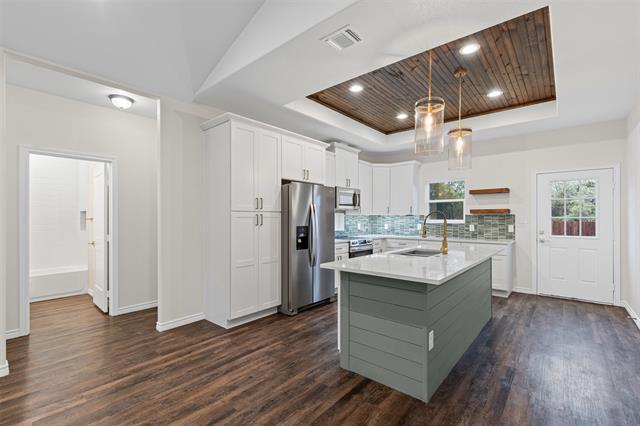 Building Photo - 5623 Barkridge Dr