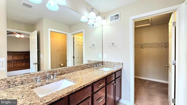 Building Photo - 10607 School St