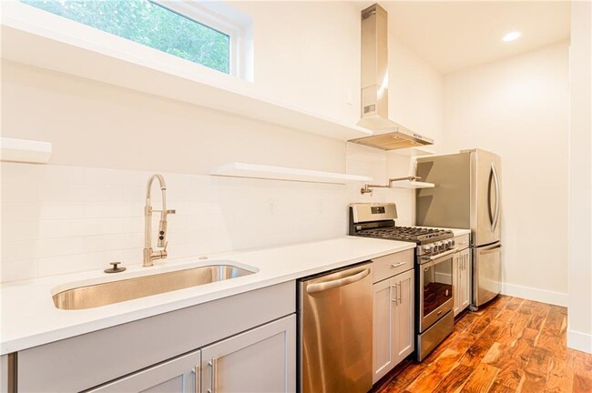 Building Photo - 2509 Del Curto Rd