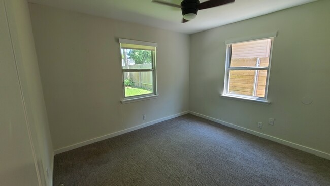 Building Photo - 5805 Blythewood Dr