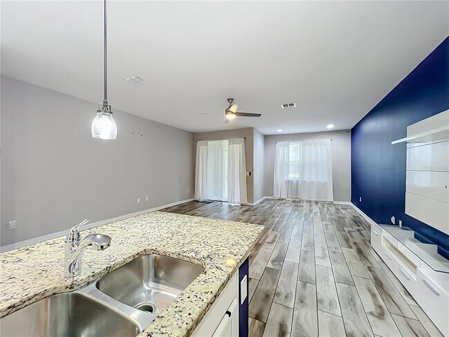 Building Photo - 12043 White Wave Point