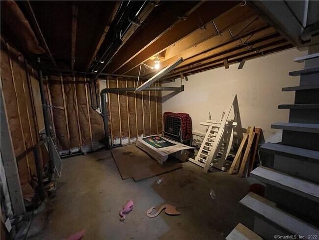 Building Photo - 10 Georgetown Dr