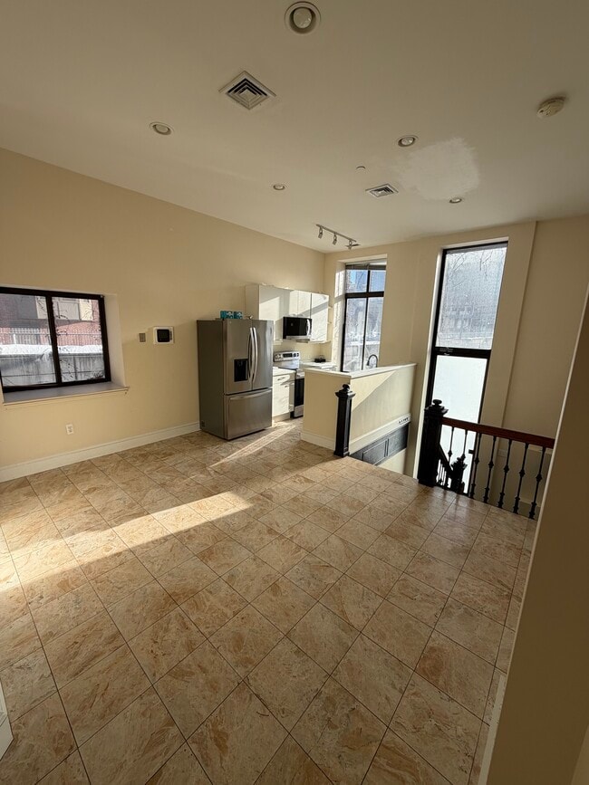 Building Photo - 108 Richmond St