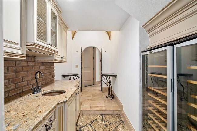 Building Photo - 8402 Lake Burden Cir