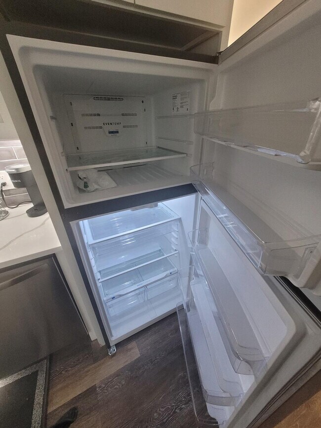 Building Photo - 23 Handy St