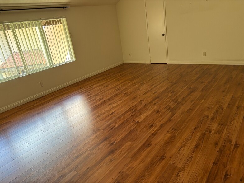 Building Photo - 7950 Via Latina