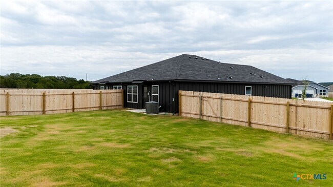 Building Photo - 1106 Lindsey Dr