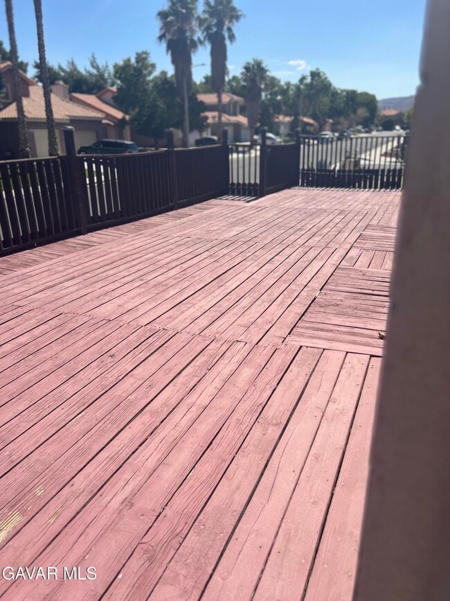 Building Photo - 325 Rainbow Terrace