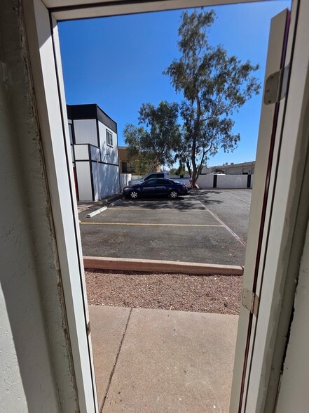 Building Photo - 1749 E Pepper Cir