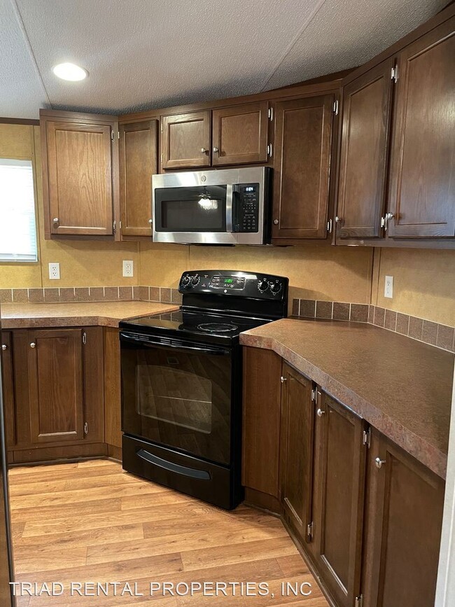 Building Photo - 3 br, 2 bath House - 200 MOSE GLOVER RD