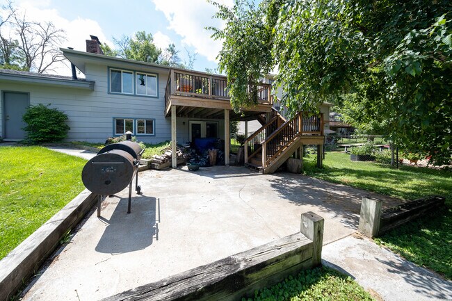 Building Photo - 1581 Woodside Ct NE