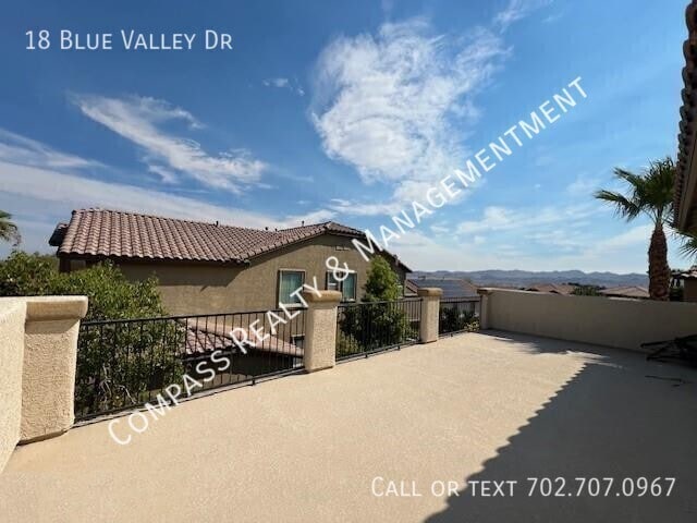 Building Photo - 18 Blue Valley Dr