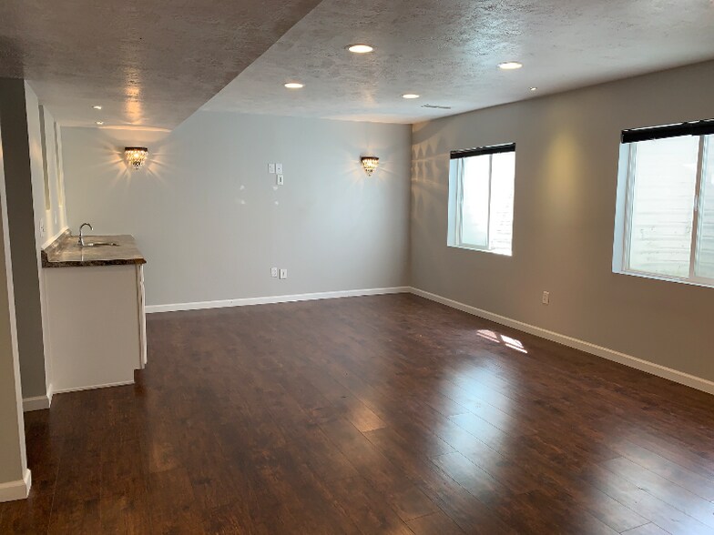 Building Photo - 5033 W Black Granite Way