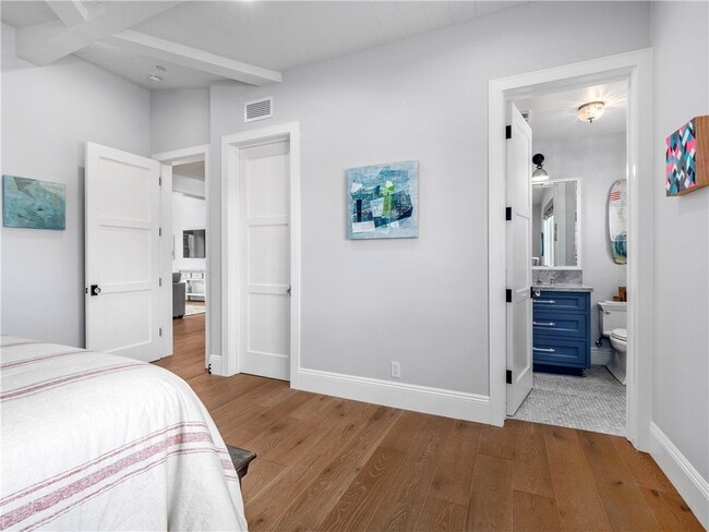 Building Photo - 3403 Laurel Ave