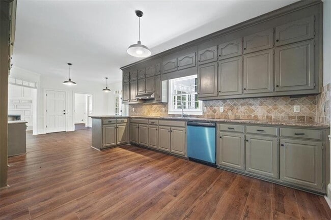 Building Photo - 2120 Skyland Cove Ln SW