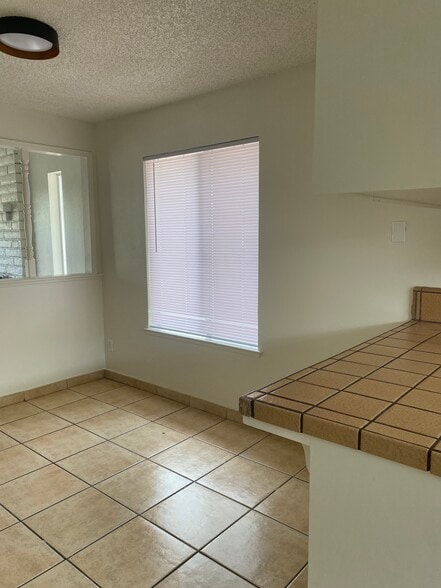 Building Photo - 3136 W Austin Way