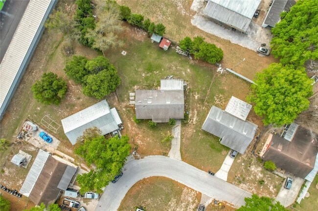 Building Photo - 201 Valencia Dr