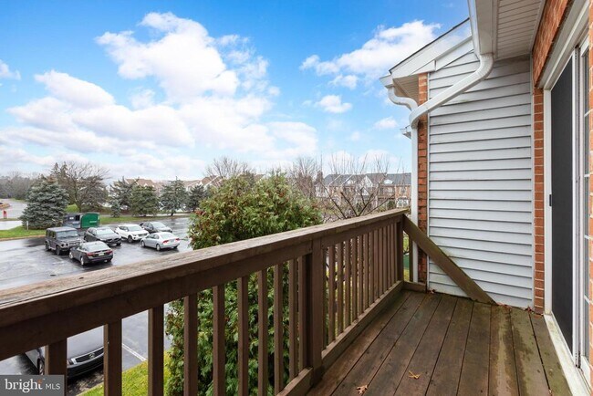 Building Photo - 421 Wendover Dr