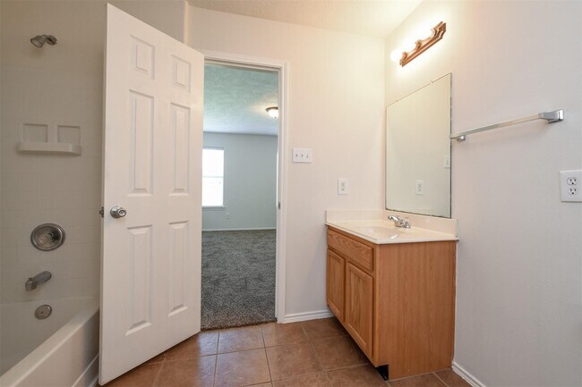 Building Photo - 19014 Prairie Bluff Dr