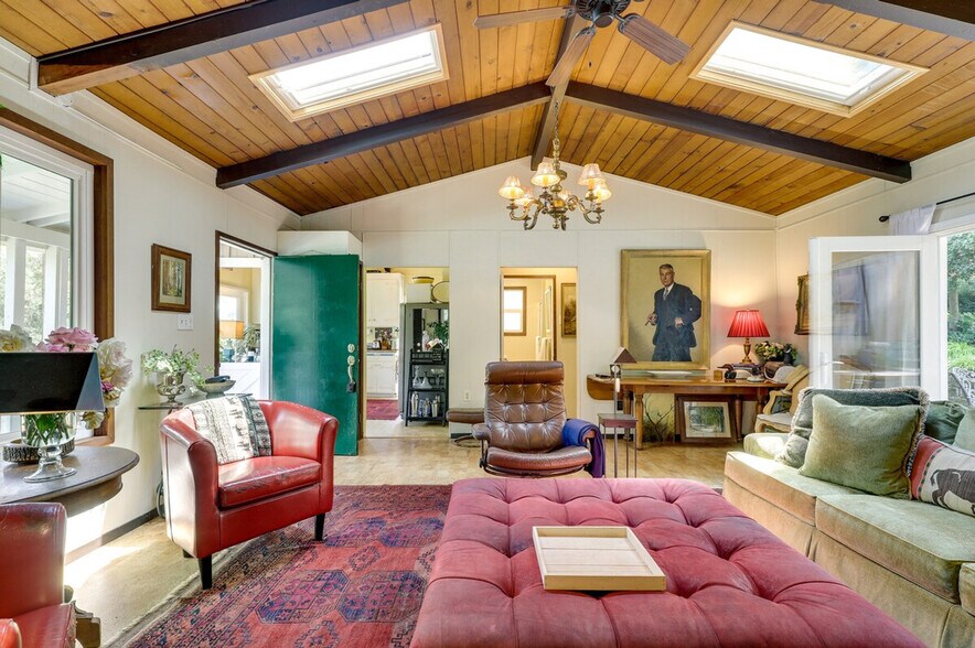 Building Photo - 4460 Lakeside Rd