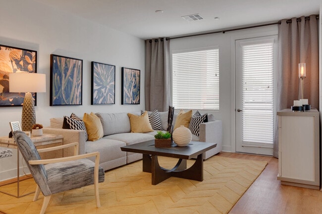 Building Photo - Olympus Highlands North