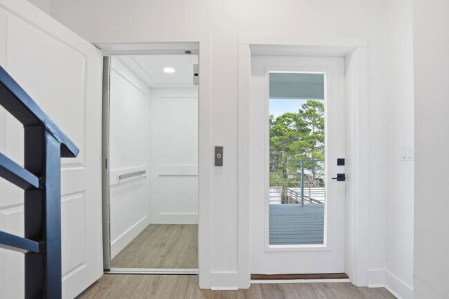 Building Photo - 120 Dune Dr