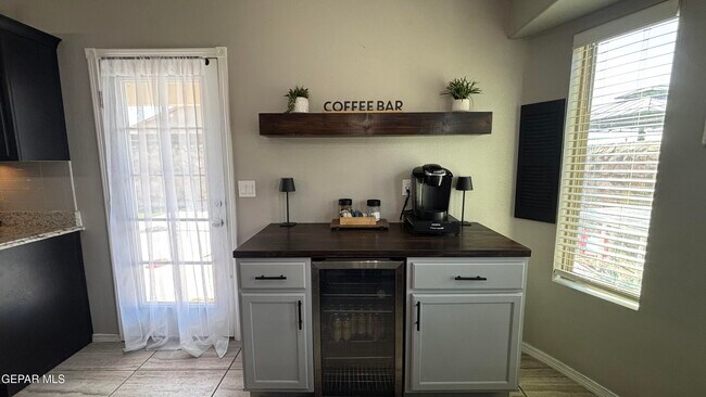 Building Photo - 11613 Flor Galatea Wy