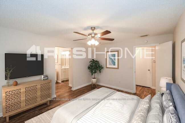 Building Photo - 956 Chalmet Ln