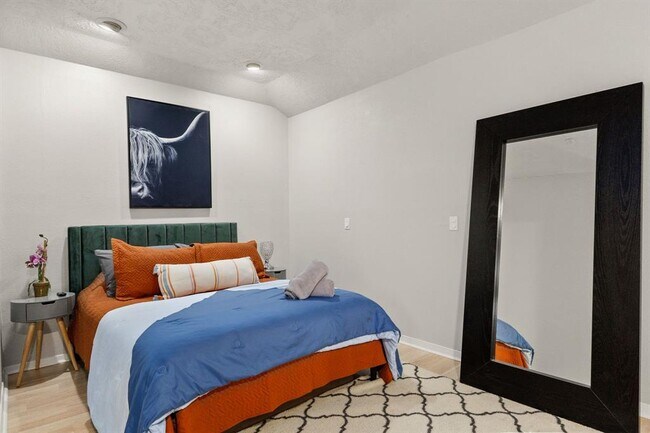 Building Photo - 5400 Alexis Cove